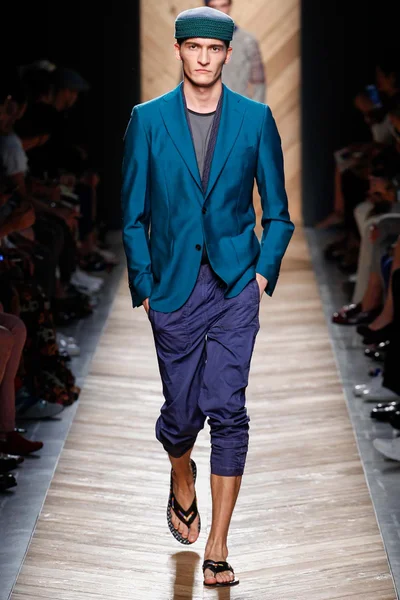 Look 44